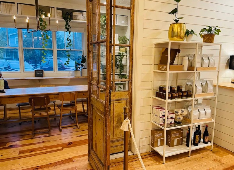 George | COFFEE + PROVISIONS: 싱그러운 분위기의 카페 - Image 3