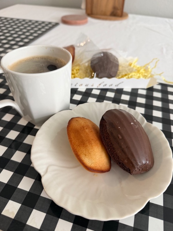 저도 먹어봤어요..! Sunny Bakery 마들렌!! - Image 1
